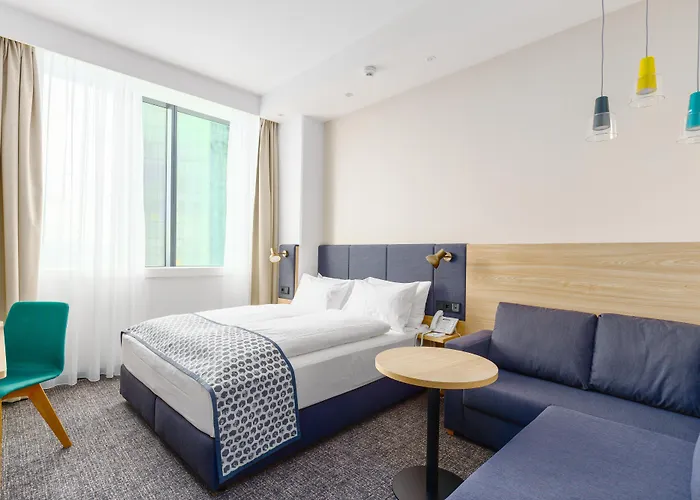 Clarion South Hotel