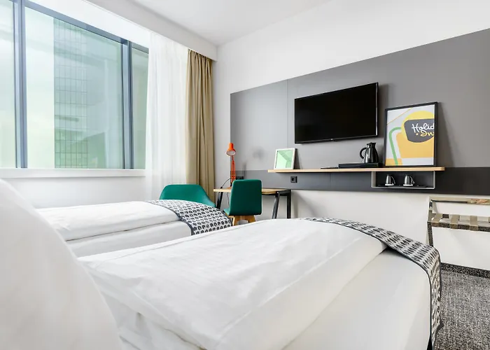 Clarion South 4*