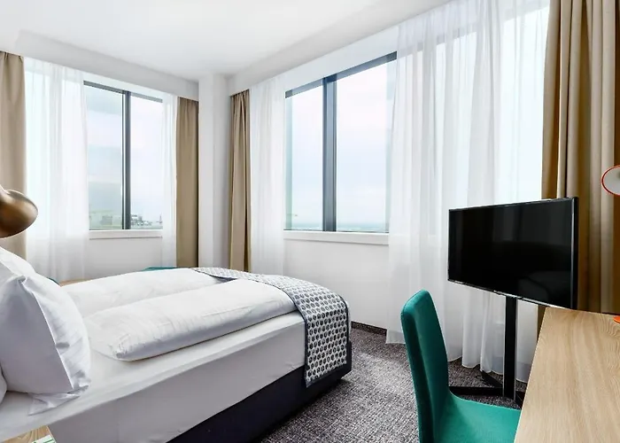 Clarion South 4*