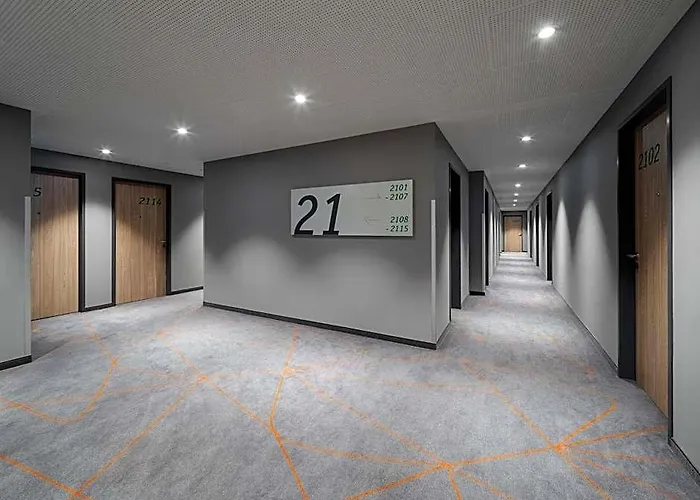 Clarion South Hotel