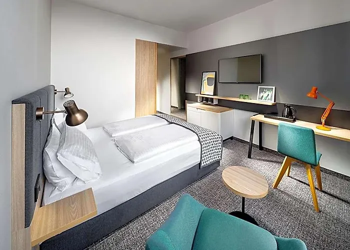 Hotel Clarion South